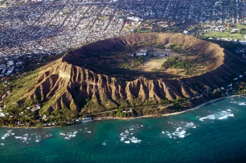 Diamond Head Crater Trailhead